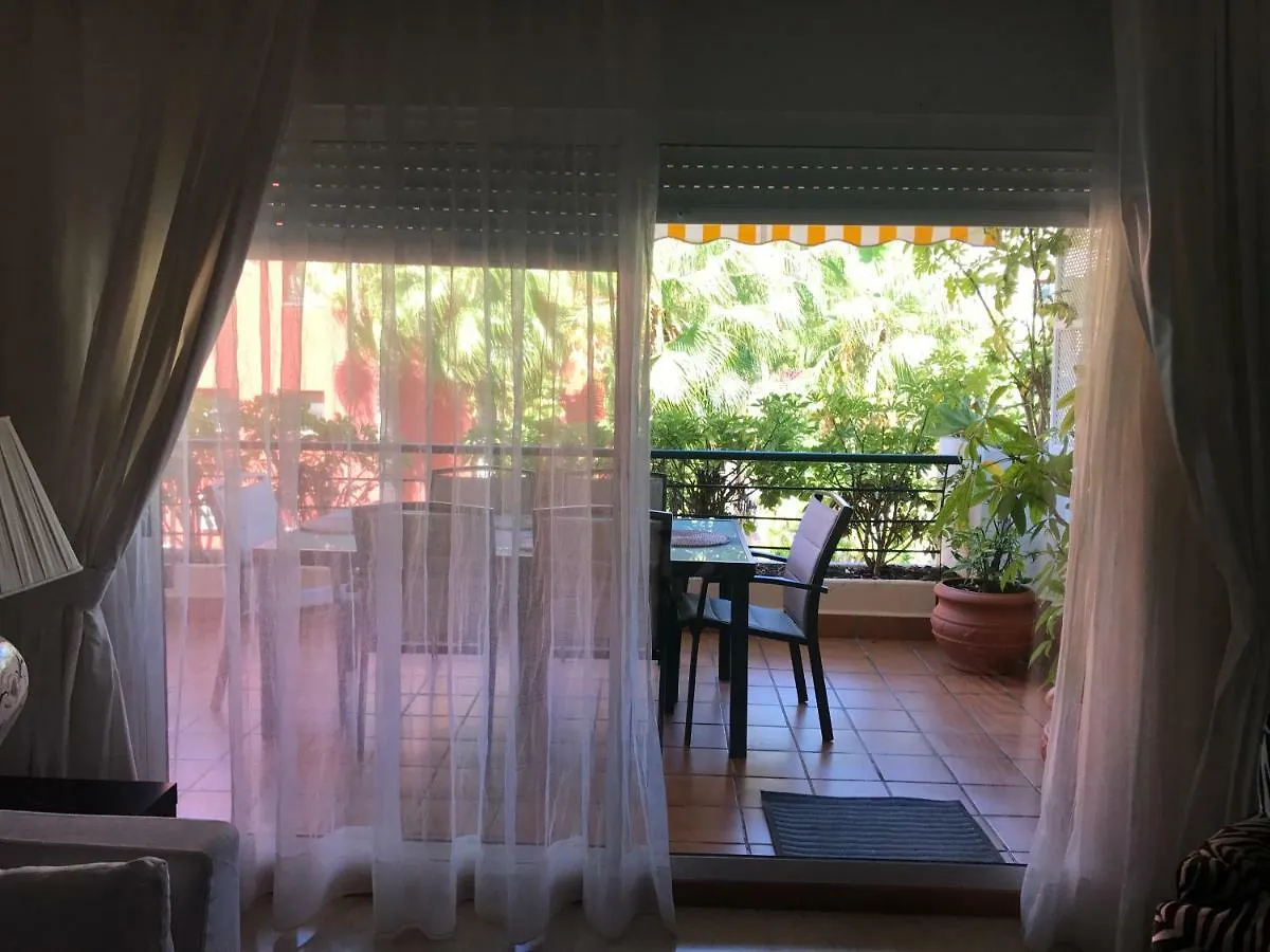 アパート Apartament Guadalmina マルベーリャ